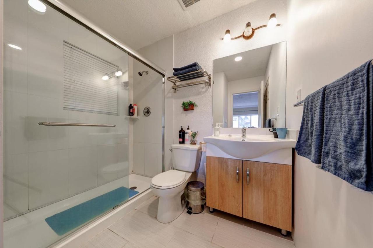 Private Suite With Separated Entrance Monica'S Home Richmond Exterior foto